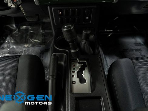 Used 2014 Toyota FJ Cruiser Base image 17