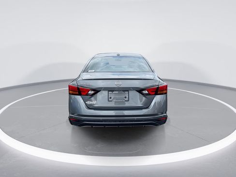 Used 2025 Nissan Altima 2.5 SV FWD image 7
