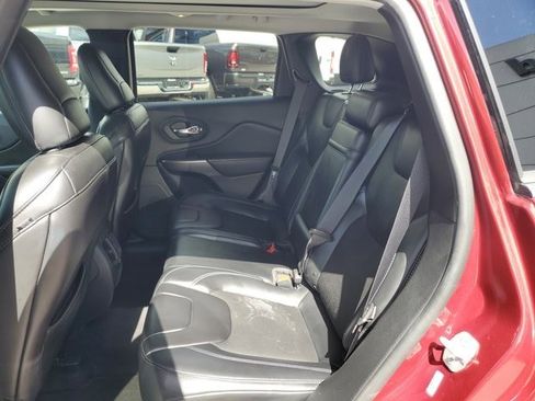 Certified 2019 Jeep Cherokee Latitude Plus image 17