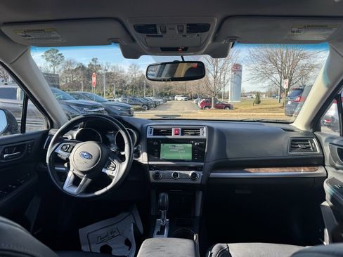 Used 2016 Subaru Outback 2.5i Limited image 9