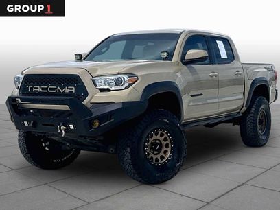 Used 2017 Toyota Tacoma TRD Off-Road w/ Tow Package (A/T)