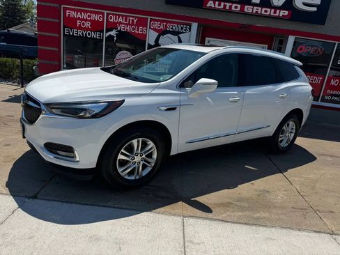 Used 2019 Buick Enclave Essence AWD/4WD image 3