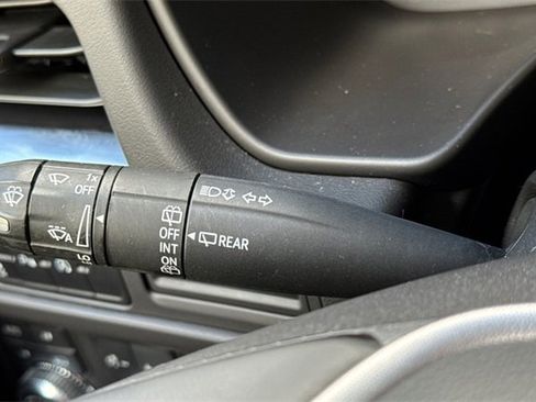 Used 2024 GMC Yukon SLT image 39