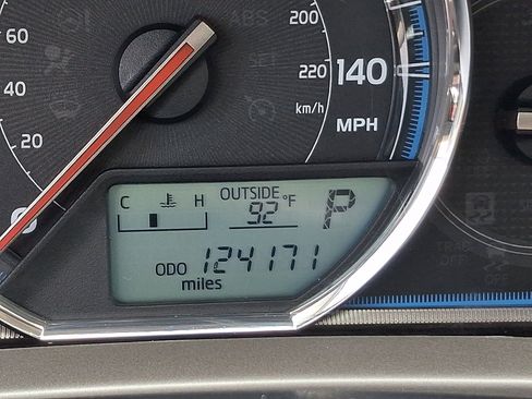 Used 2015 Toyota RAV4 Limited AWD/4WD image 21
