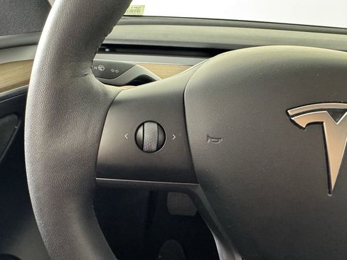 Used 2023 Tesla Model Y Long Range image 15