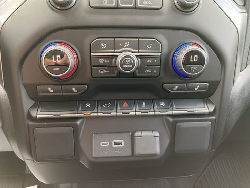 Used 2020 Chevrolet Silverado 1500 LT w/ All-Star Edition image 33