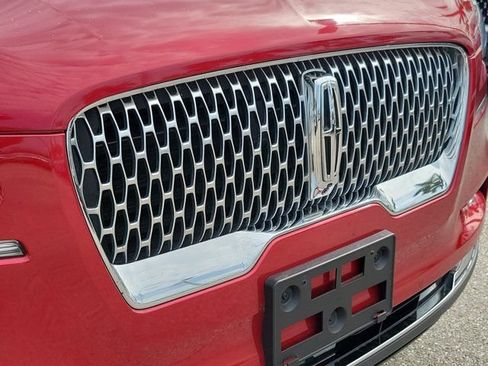 Certified 2020 Lincoln Aviator Reserve w/ Elements Package Plus AWD/4WD image 13