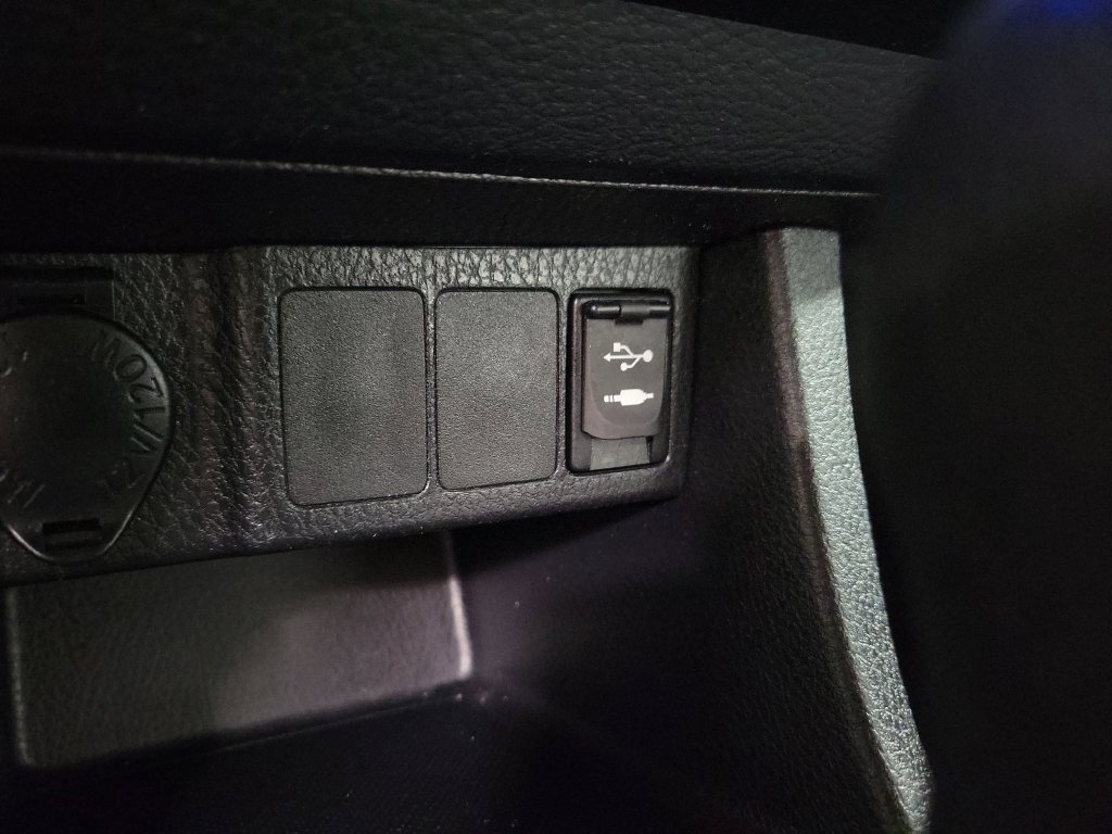 Used 2014 Toyota Corolla LE FWD image 18