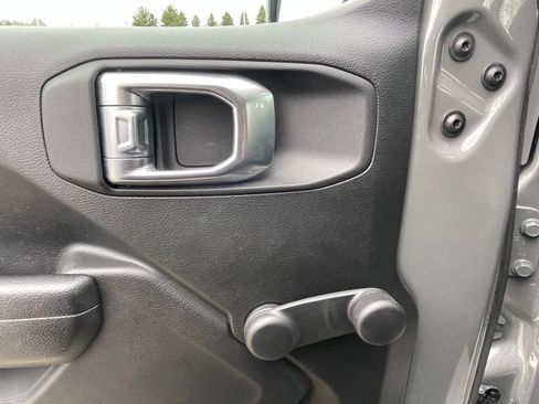 Used 2022 Jeep Gladiator Sport w/ Trailer Tow Package image 25