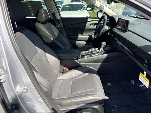 Certified 2025 Honda Accord Touring image 34
