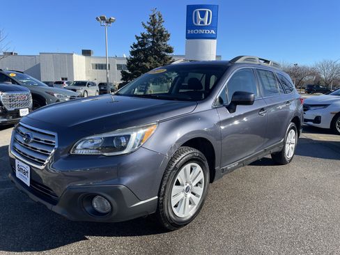 Used 2017 Subaru Outback 2.5i Premium image 1