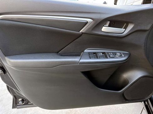 Used 2018 Honda Fit LX image 11