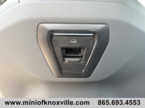 Used 2025 BMW 530i xDrive AWD/4WD image 18