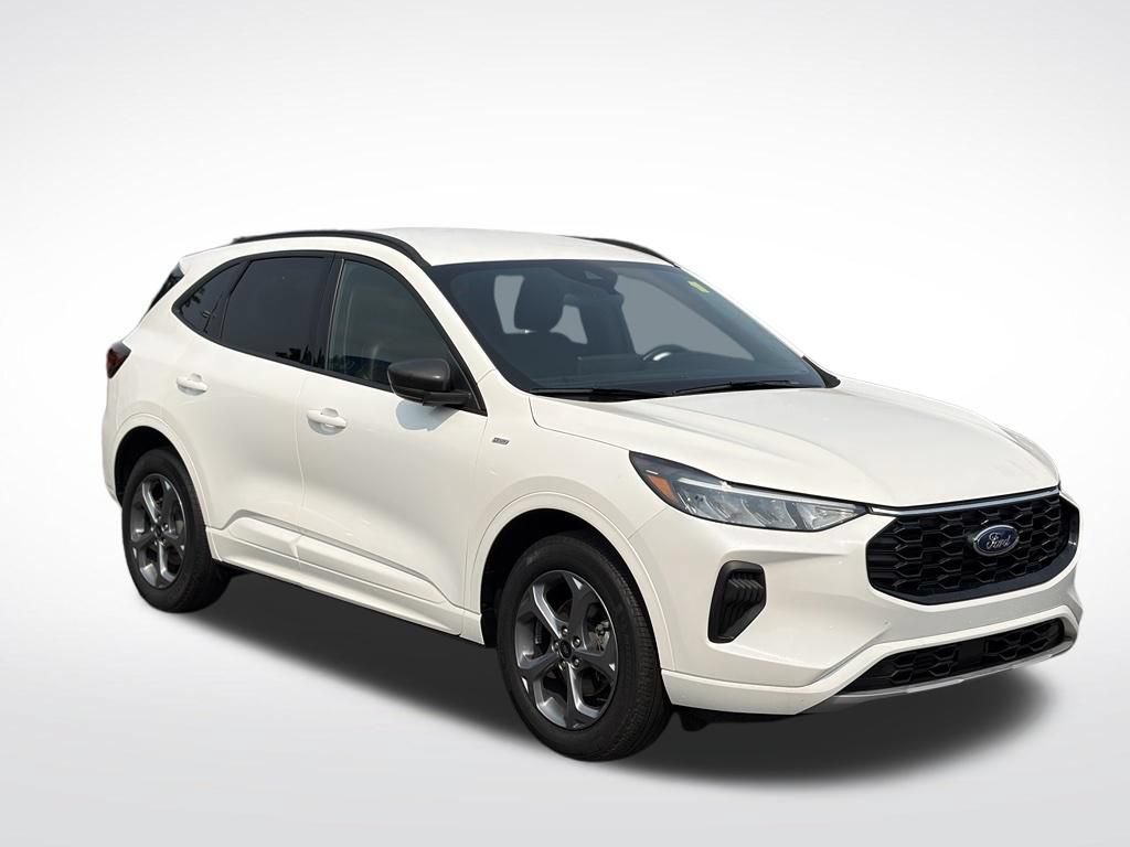 Used 2024 Ford Escape ST-Line w/ Tech Pack #1 AWD/4WD image 2