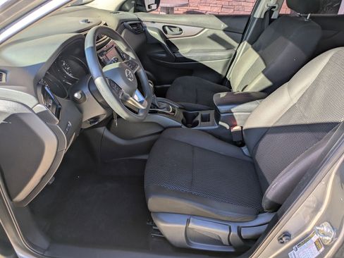 Used 2021 Nissan Rogue Sport S image 16