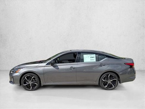 New 2025 Nissan Altima 2.5 SR w/ SR Premium Package FWD image 5