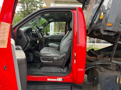 Used 2016 Ford F550 4x4 Regular Cab Super Duty image 20