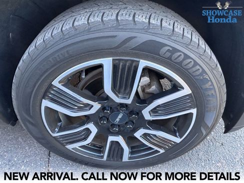 Used 2019 GMC Acadia SLT w/ Black Edition FWD image 7