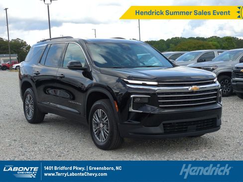 Used 2026 Chevrolet Traverse LT AWD/4WD image 1
