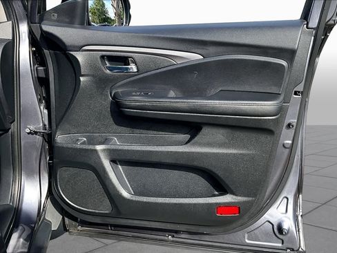 Certified 2024 Honda Ridgeline RTL image 22