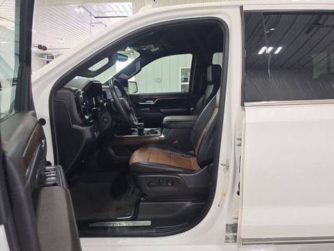 Used 2024 Chevrolet Silverado 1500 High Country w/ Technology Package AWD/4WD image 21