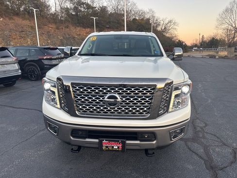 Used 2018 Nissan Titan Platinum Reserve w/ Platinum Utility Package image 2