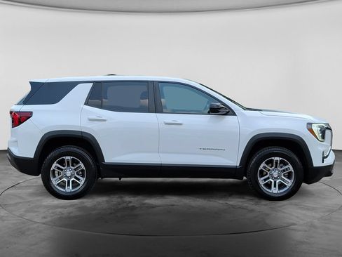 Used 2025 GMC Terrain Elevation AWD/4WD image 8