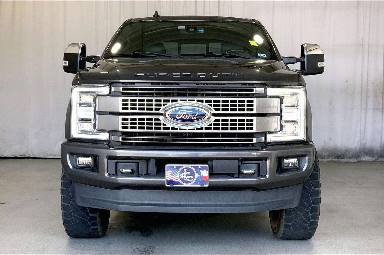 Used 2019 Ford F250 Platinum w/ Platinum Ultimate Package AWD/4WD image 3