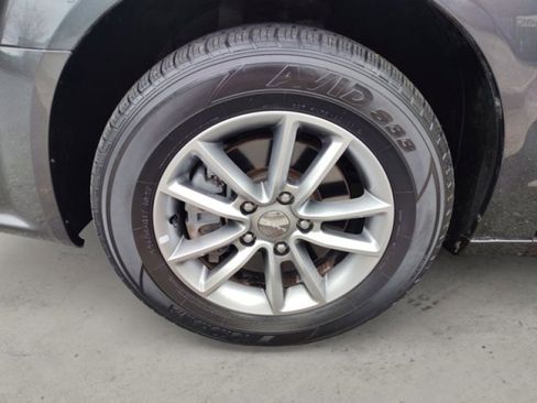 Used 2016 Dodge Grand Caravan SE image 9