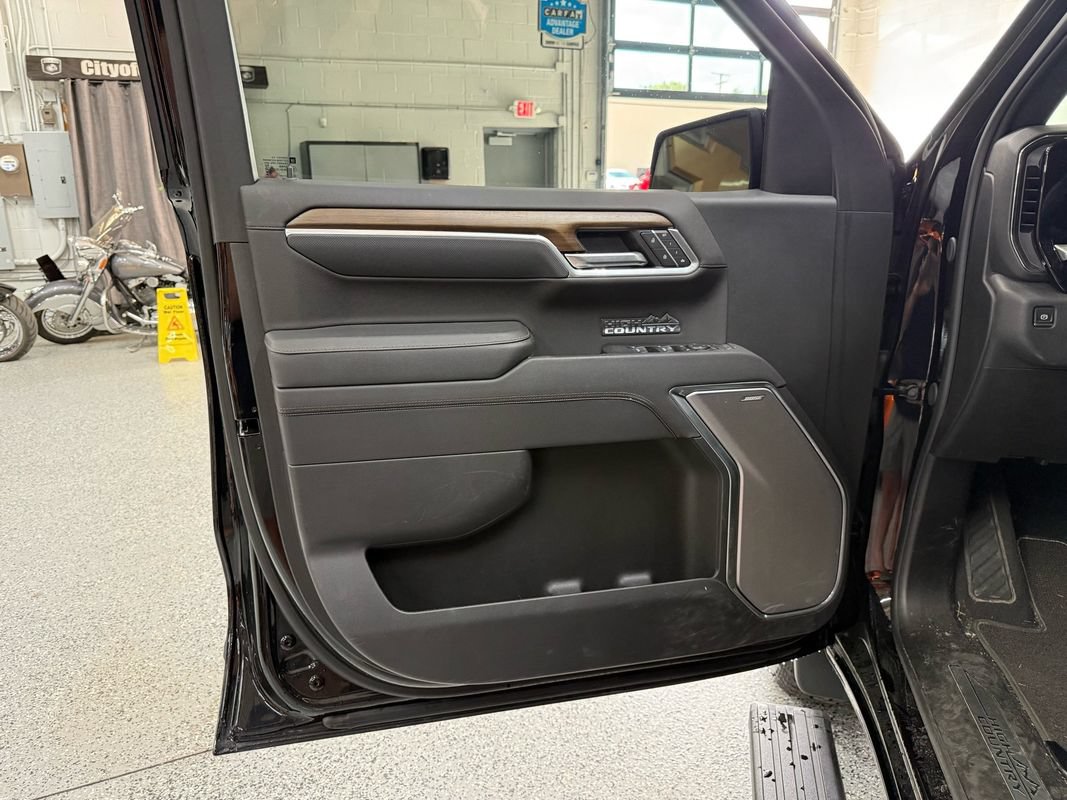 Used 2026 Chevrolet Silverado 1500 High Country w/ Midnight Edition AWD/4WD image 9