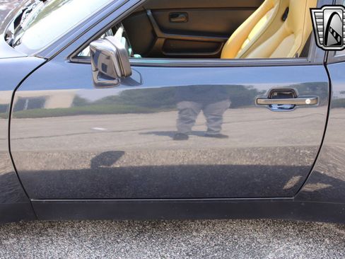 Used 1987 Porsche 944 S image 8