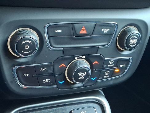 Used 2019 Jeep Compass Latitude image 17