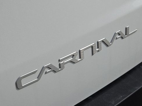 New 2026 Kia Carnival LXS image 8