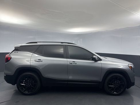 Used 2024 GMC Terrain SLE w/ Elevation Edition FWD image 6