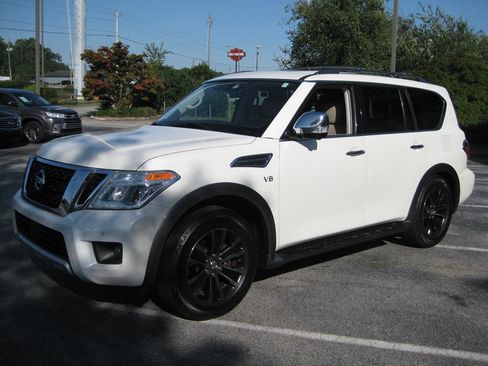 Used 2018 Nissan Armada Platinum w/ Captain Seat Package RWD image 4