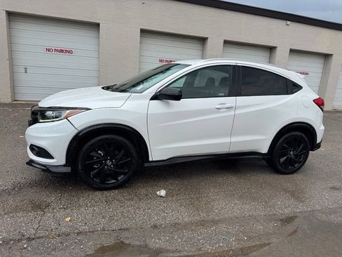 Used 2022 Honda HR-V Sport image 3