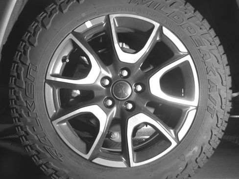 Used 2025 Jeep Compass Trailhawk image 14