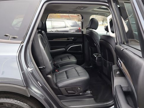 Certified 2022 Kia Telluride EX w/ EX Premium Package image 32