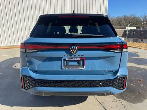 New 2026 Volkswagen Tiguan SE R-Line AWD/4WD image 14