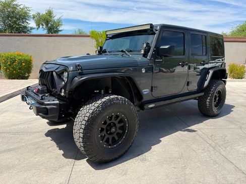 Used 2017 Jeep Wrangler Unlimited Rubicon w/ Max Tow Package AWD/4WD image 3