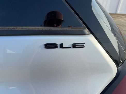 Used 2022 GMC Terrain SLE w/ Driver Convenience Package FWD image 27