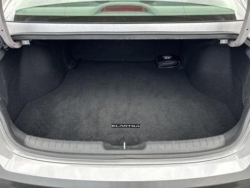 Certified 2025 Hyundai Elantra Sport image 27