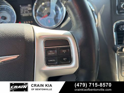 Used 2016 Chrysler Town & Country Touring image 20