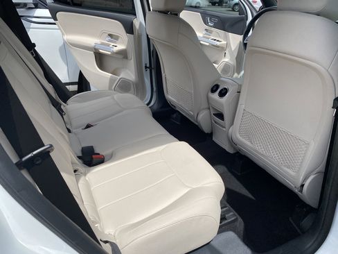 Used 2023 Mercedes-Benz GLB 250 w/ Premium Package Lite image 15