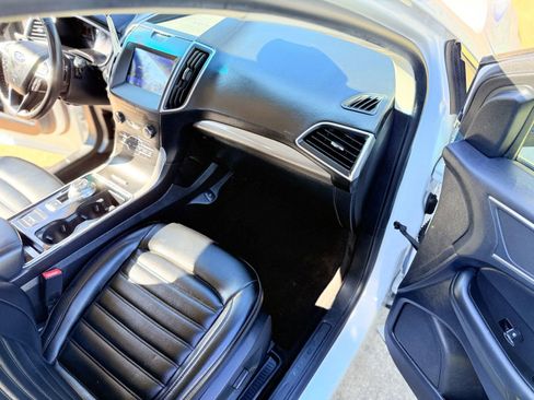 Used 2020 Ford Edge SEL image 12