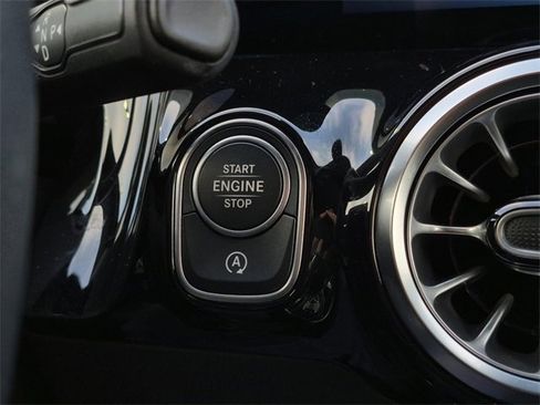 Certified 2025 Mercedes-Benz GLA 250 image 21