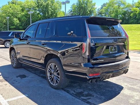 Certified 2024 Cadillac Escalade V AWD/4WD image 4