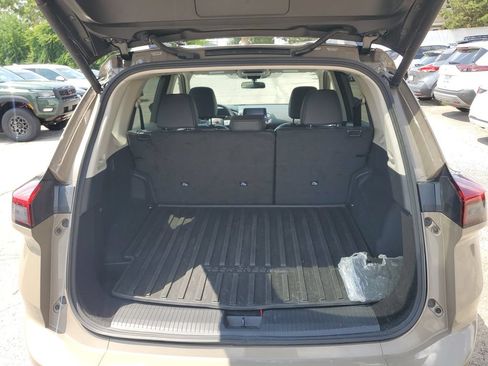 Used 2025 Nissan Rogue SV AWD/4WD image 23