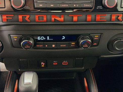 Used 2025 Nissan Frontier PRO-4X AWD/4WD image 16