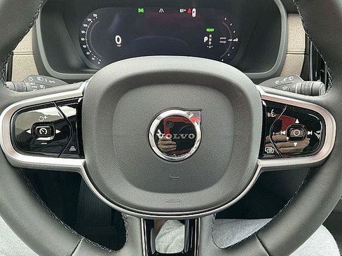 New 2026 Volvo XC90 T8 Plus w/ Protection Package Premier AWD/4WD image 22